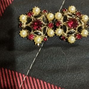 Antique weiss clip on earrings